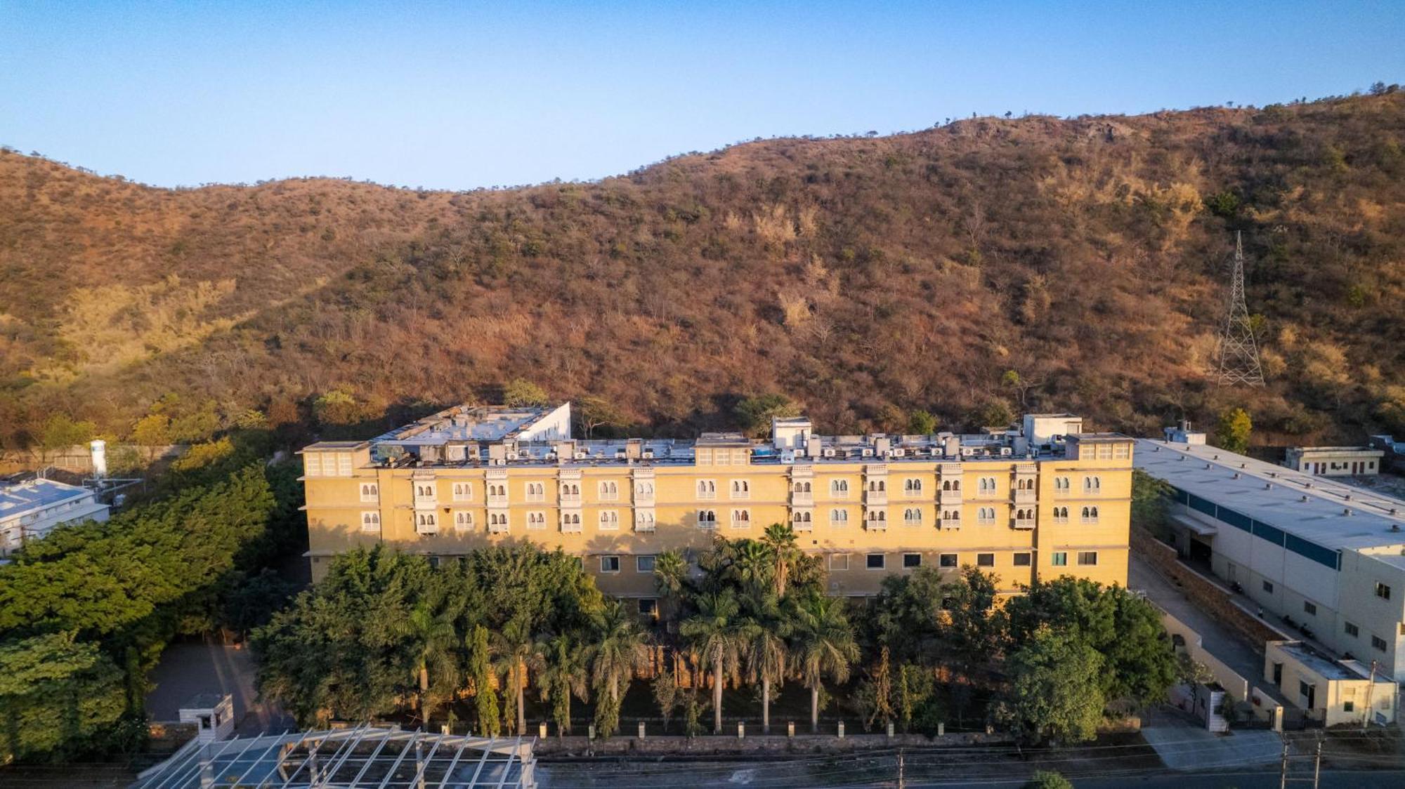 The Sky Imperial, Udaipur Hotel Exterior foto