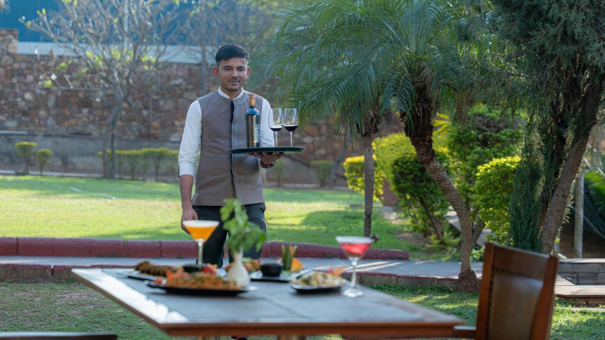 The Sky Imperial, Udaipur Hotel Exterior foto